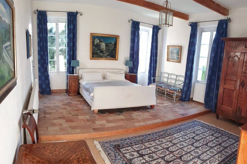 Fabuleuse propriété de 18 chambres avec piscine chauffée et jardin clos in Lambesc, Région d'Aix-en-Provence