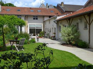 Maison d’hôte pour 2 personnes, avec vue et terrasse à Lavannes