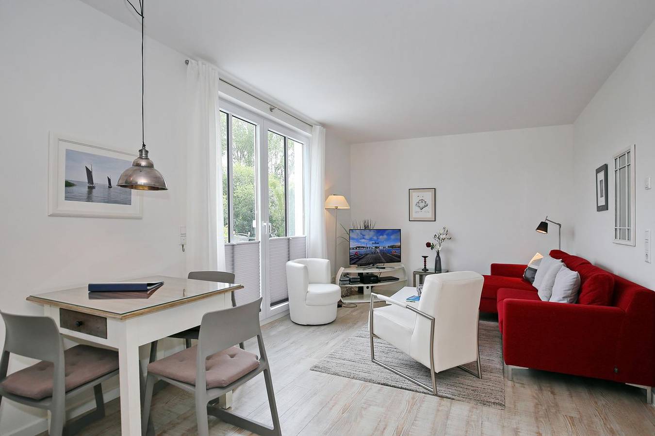 Ganze Wohnung, 2-Zimmer-Wohnung für bis zu 3 Personen mit Balkon, nur 600 m vom Strand entfernt in Heiligendamm, Rostock und Umgebung