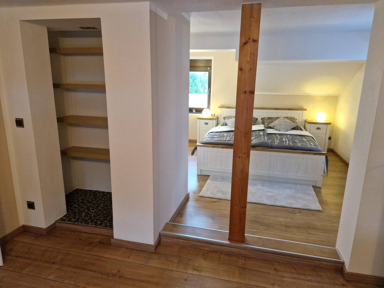 Ganze Ferienwohnung, 5-Bett-Ferienwohnung Dusche/Wc, 3 Schlafräume in Nohn, Vulkaneifel