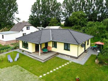 Ferienhaus für 3 Personen, mit Garten und Terrasse, mit Haustier in Zirkow