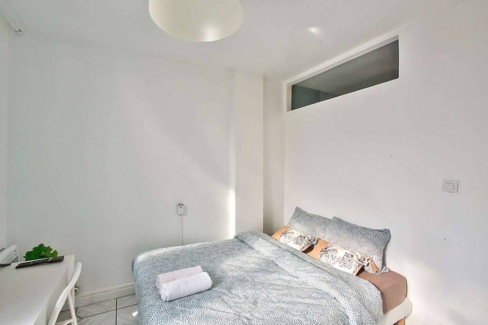 Entire apartment, Chic and spacious apart amazing terrace in Évry-Courcouronnes, Essonne