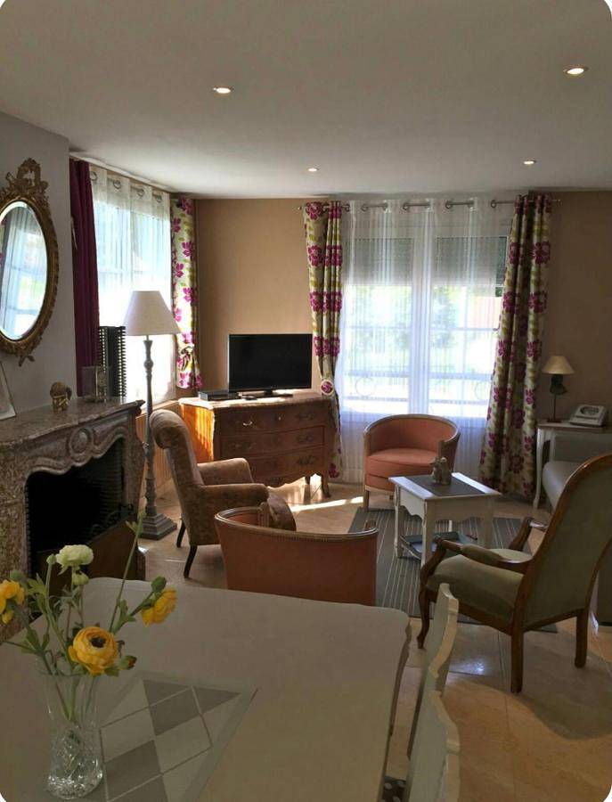 Gîte pour 7 personnes, avec Balcon ainsi que Terrasse et Vue à Attin