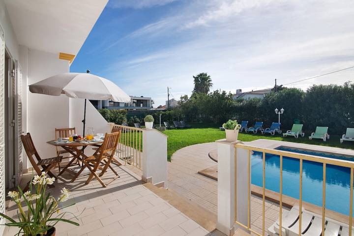 Villa for 10 people, with Garden