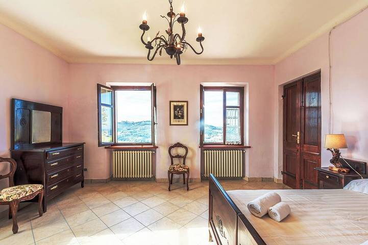 Villa für 8 Personen, mit Whirlpool und Balkon sowie Garten in Alba - 3