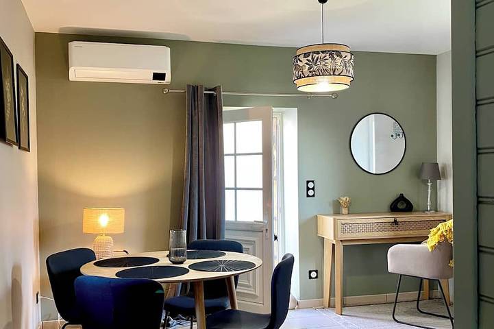 Gîte pour 4 personnes, avec jacuzzi et terrasse dans Bouzel
