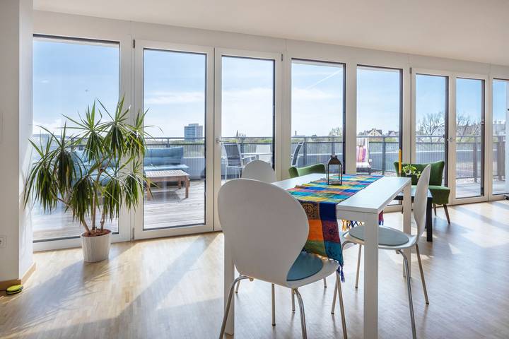 Hel enrumslägenhet, Studio 'Apartment Ihmeblick' with Mountain View, Private Terrace and Wi-Fi in Hannover Mitte, Hannover