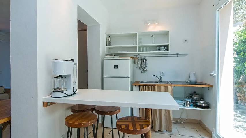 Gîte pour 6 personnes, avec terrasse à Brela - 4