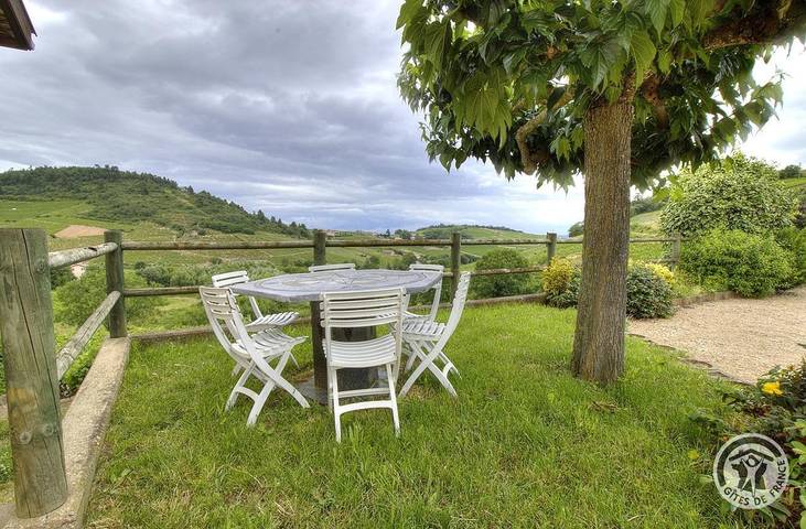 Gîte pour 10 personnes, avec terrasse à Fleurie - 4