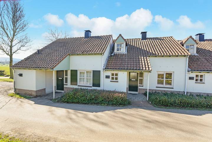 Bungalow voor 6 personen, with Balkon/Terras and Terras as well as Sauna in Vaals