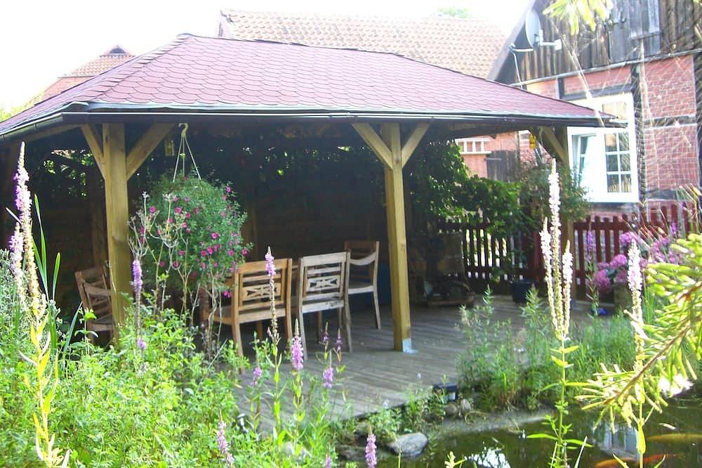 Ganze Wohnung, Komfortable Ferienwohnung mit Traumgarten in Bleckede, Elbtalaue