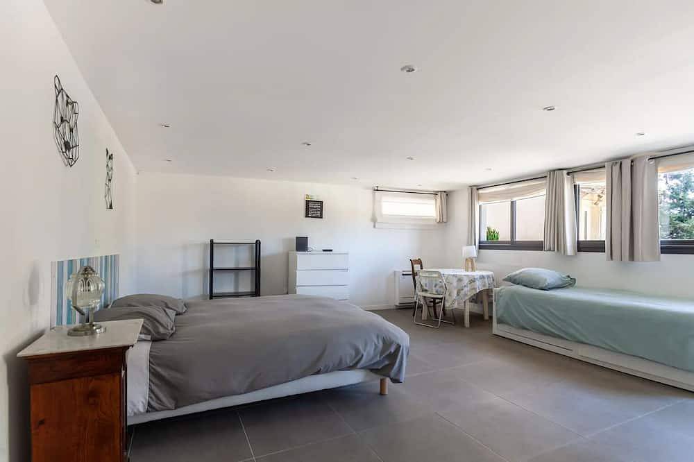 A 10 mn walk from the beach with view on the cap canaille house of 100 m2 in Cassis, Nationalpark Calanques