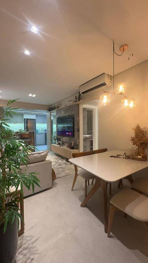 Casas e apartamentos de temporada para 4 pessoas, com balcão e vista, adaptado a crianças em Balneário Camboriú
