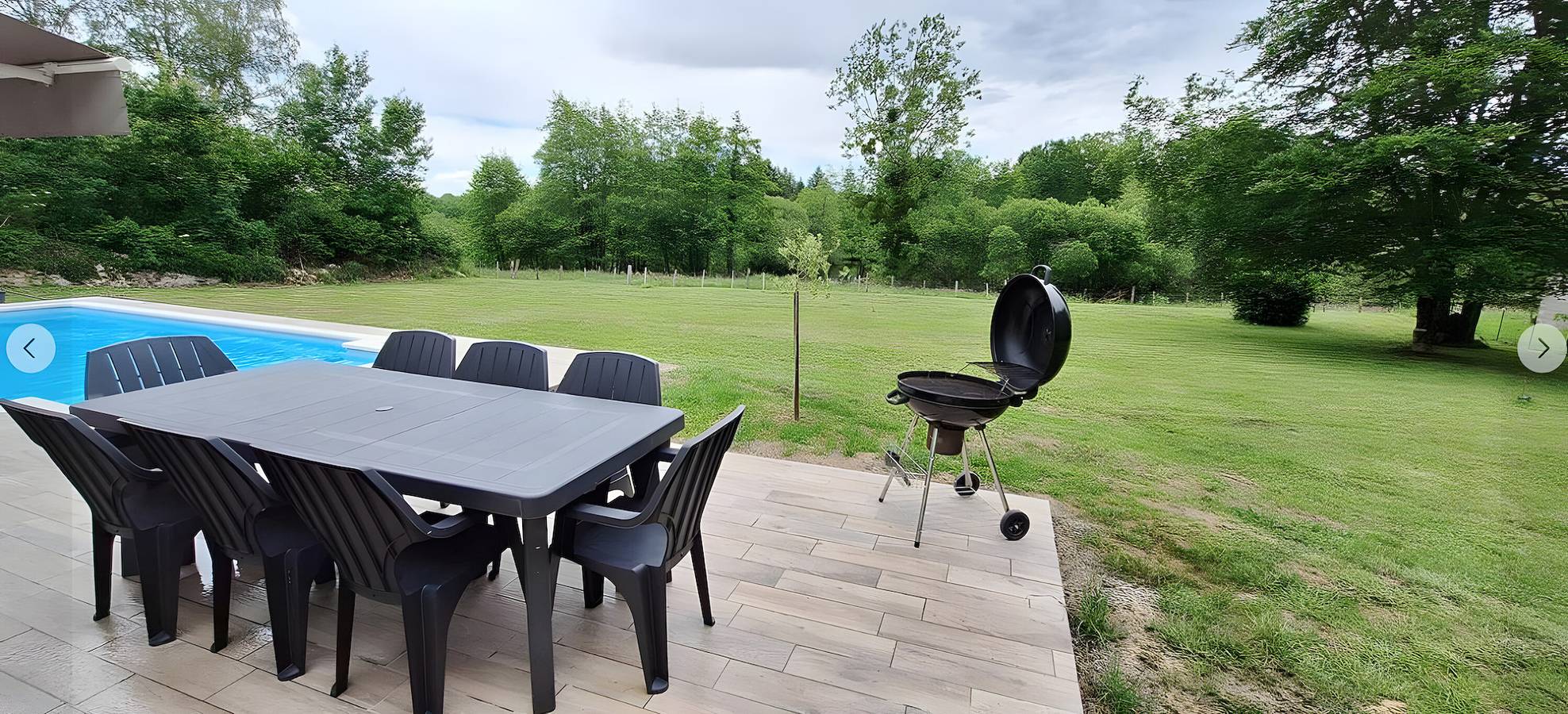 Maison de vacances 'Les Granges De Soulagnieux' avec vue sur le lac, piscine privée et Wi-Fi in Piégut-Pluviers, Parc naturel régional Périgord-Limousin
