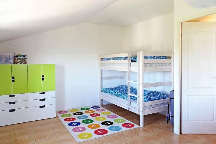 Location de vacances pour 9 personnes, avec piscine ainsi que balcon et jardin à Saint-Siffret - 3