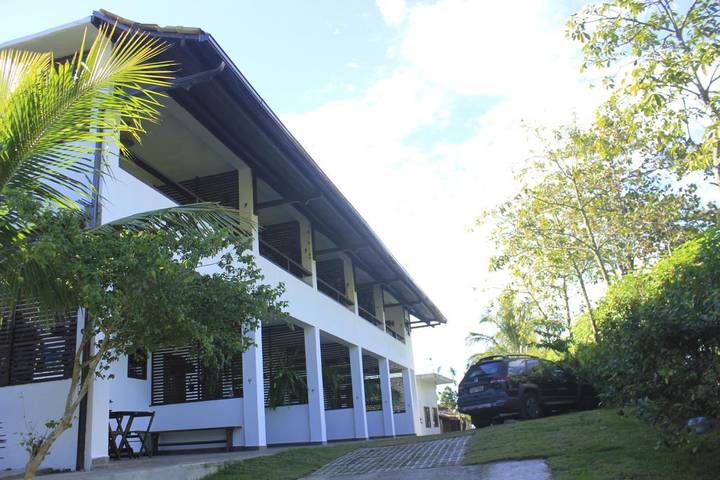 Pousadas para 4 pessoas, com jardim, com animais de estimação em Trindade