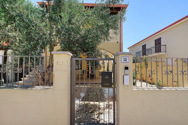Casa Vacanze Domu a Mari with Air Conditioning in Pula region, Cagliari Province