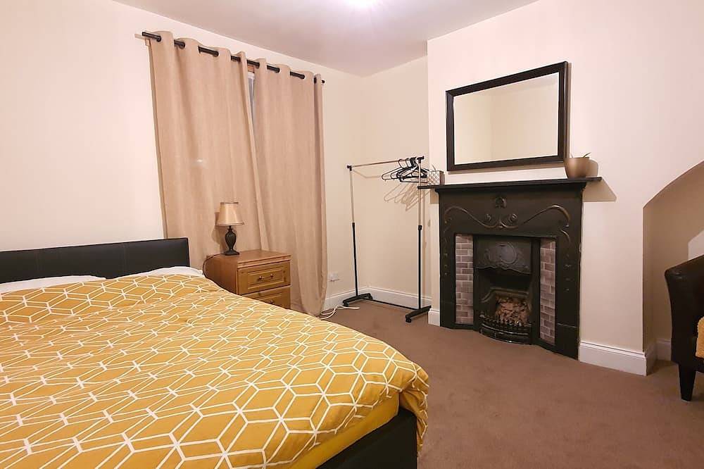 Entire apartment, Grace Apartments - Living Waters 1 in Ashford, Ashford region