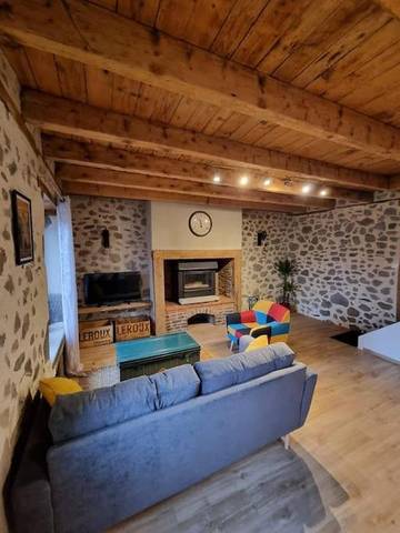 Gîte pour 4 personnes, avec terrasse à Aurillac