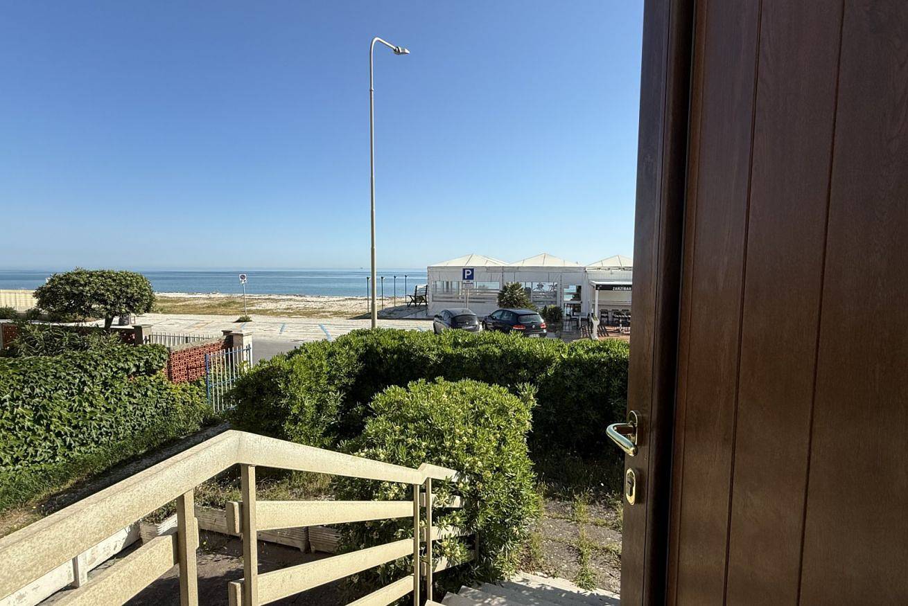 Appartement entier,  Se173 - Montemarciano, three-room apartment with attic facing the sea in Montemarciano, Province d'Ancône