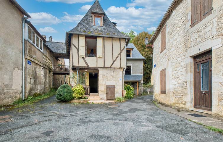 Gîte pour 4 personnes, avec terrasse et piscine, animaux acceptés à Le Lardin-Saint-Lazare