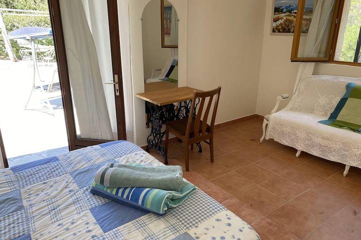 Location de vacances pour 8 personnes, avec terrasse et jardin à Seillans - 2