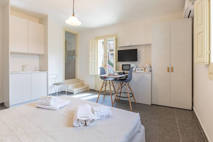 Room 'Liolà - Là Con Vista' with Mountain View, Wi-Fi and Air Conditioning in Scicli, Ragusa Province
