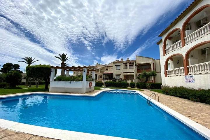 Ferienwohnung für 6 Personen, mit Pool und Ausblick sowie Garten, mit Haustier in Montroig Bahia