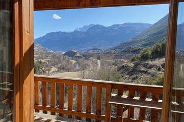 Gîte pour 4 personnes, avec jardin et balcon à Les Vigneaux