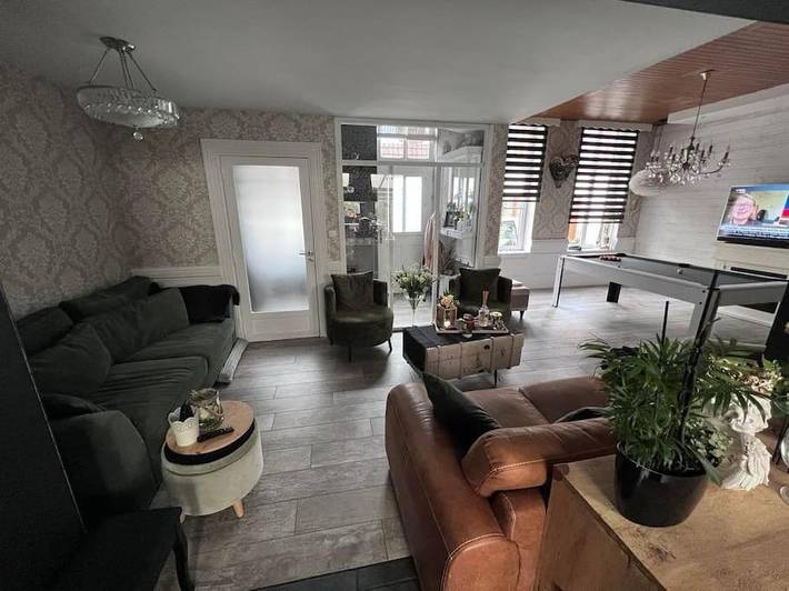 Gîte pour 10 personnes, avec jacuzzi et jardin à Hondschoote