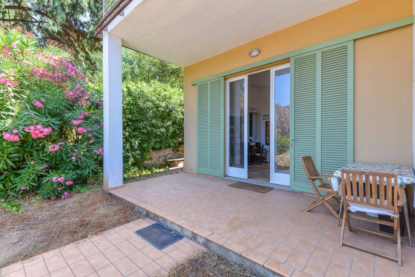 Ganze Wohnung, Ferienwohnung 'Laura' mit Meerblick, privater Terrasse und Klimaanlage in Bagnaia, Rio nell'Elba