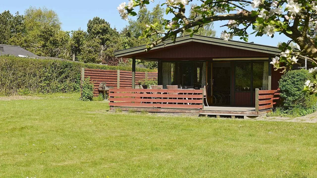 Feriehus for 7 personer med terrasse in Bønsvig Strand, Præstø