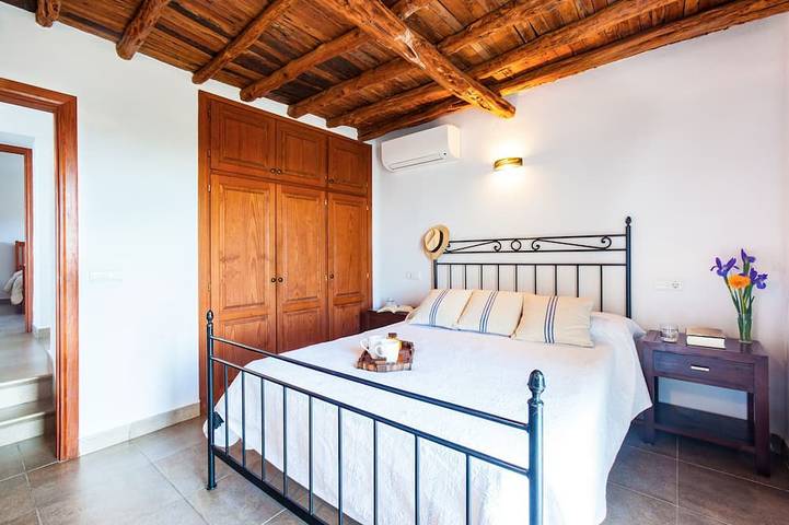 Can Macia, Villa in Santa Eulalia mit atemberaubendem Meerblick und Sonnenaufgängen in Santa Eulària des Riu, Ibiza Osten