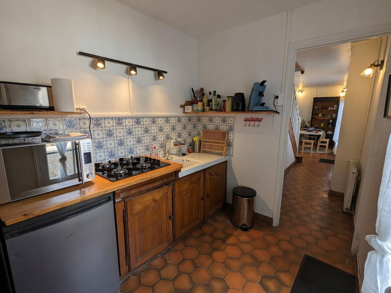 Casa con Jardín Compartido, Terraza y Wifi Cerca del Río Charente in Châteauneuf-sur-Charente, Charente
