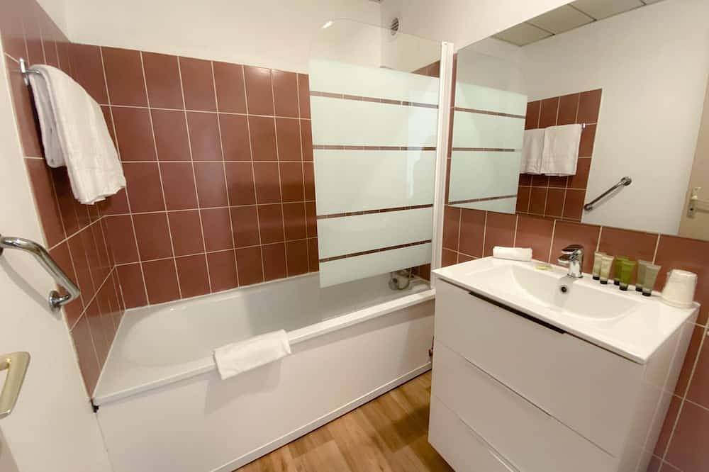 Apartamento entero, Le Skate Beach-Estudio-Estándar-Baño privado externo in Calais, Región de Calais