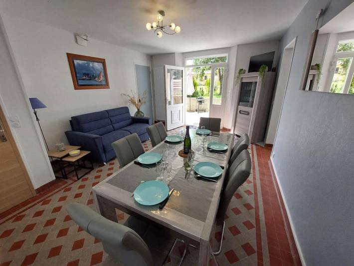 Location de vacances pour 6 personnes, avec terrasse et jardin à Saint-Laurent-sur-Mer