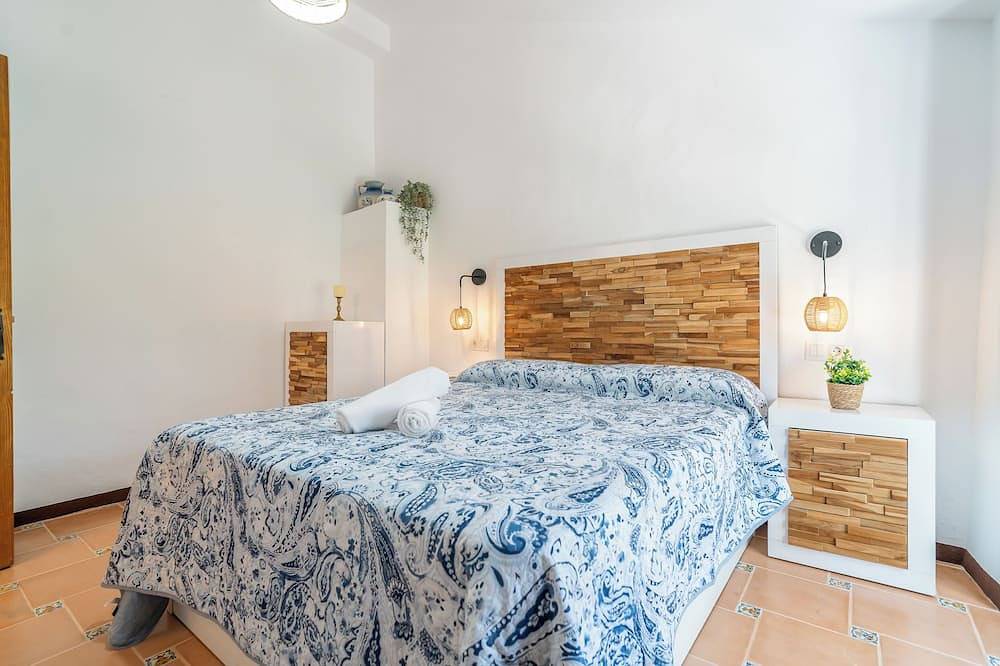 Cerro de la Cruz, a charming farmhouse with excellent views, peace and relaxation. in Priego de Córdoba, Sierras Subbéticas