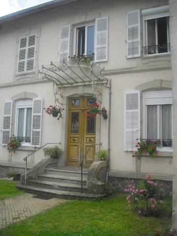 Gîte pour 3 personnes, avec jardin dans Bains-les-Bains