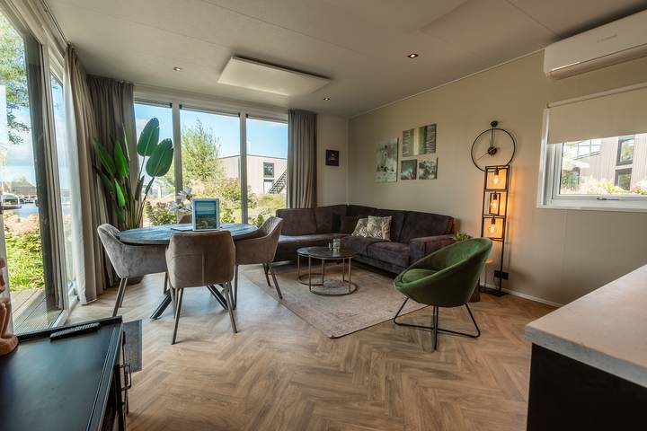 Vakantiepark De Wiedense Meren — Rietland Lodge | 4 Personen in Nationalpark Weerribben-Wieden