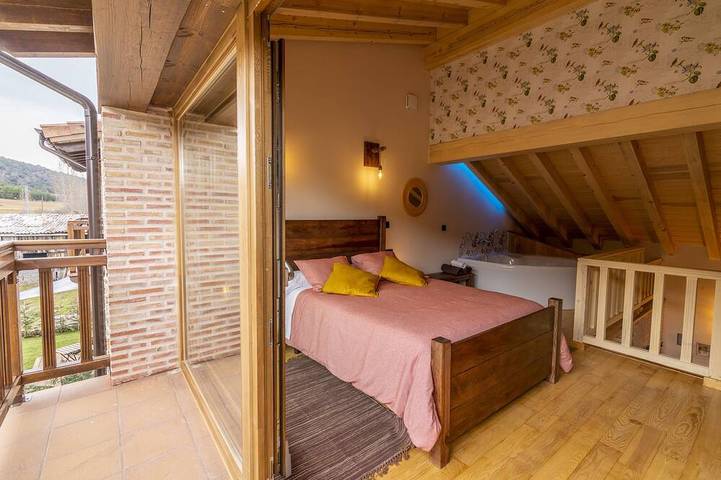 Gîte pour 3 personnes, avec Balcon ainsi que Jacuzzi et Jardin à Casarejos - 3