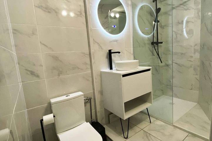 Gîte pour 4 personnes, avec terrasse et piscine à Hénansal - 4