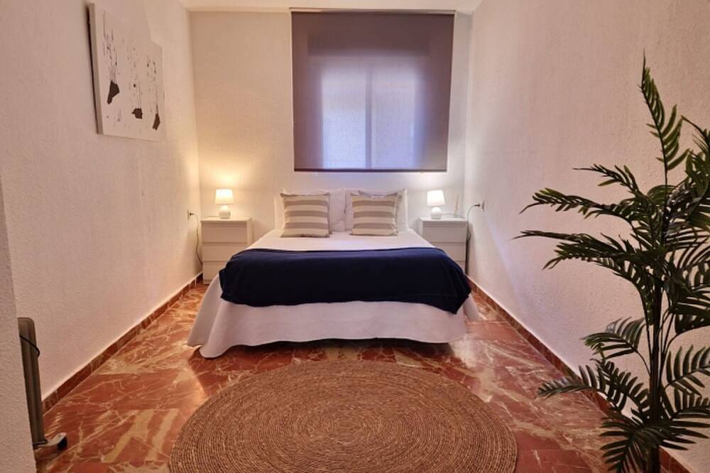 Entire apartment, Spacious apartment in city center in Granada, Granada Province