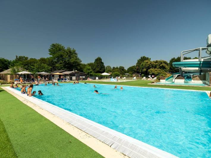 Camping para 8 personas, con terraza además de piscina y jardín, Se admiten mascotas - 1