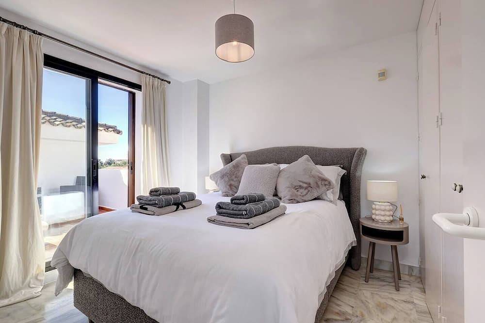 Three Bedroom Townhouse 100 meters from the Beach! in Sun Beach, Estepona