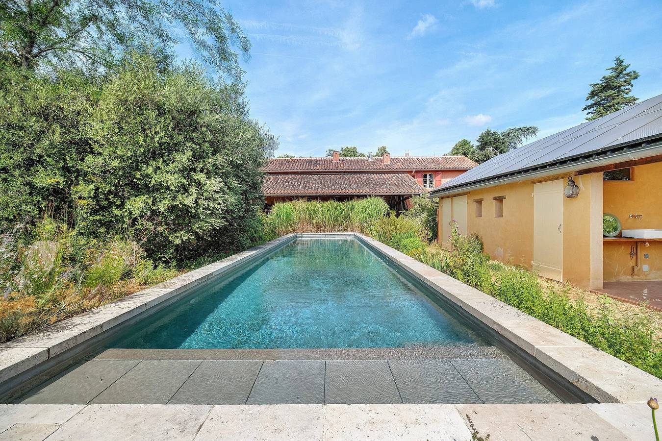 Geheel appartement, Appartement 'Le Loft Du Chant Du Buc' met gedeeld zwembad, tuin en wifi in Marssac-sur-Tarn, Albi en omgeving