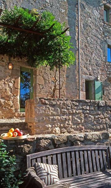 Gîte pour 10 personnes, avec jardin et vue à Sanvensa
