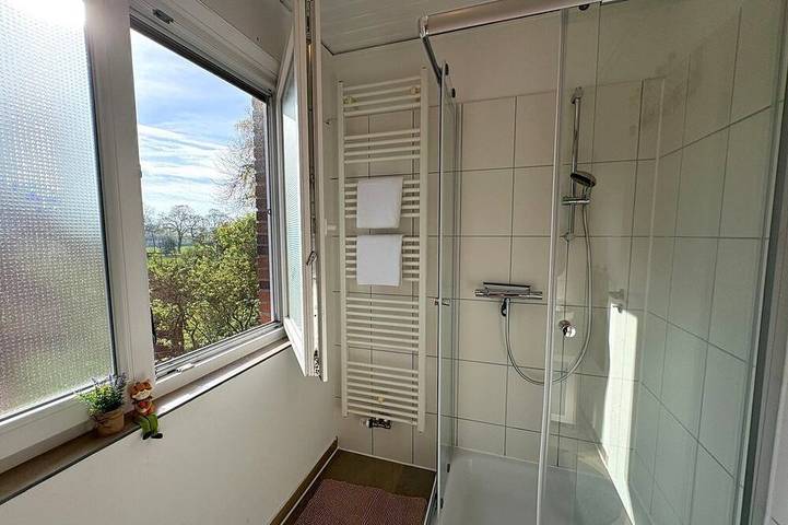 Ferienhaus für 5 Personen, mit Terrasse und Sauna sowie Garten in Varel - 4