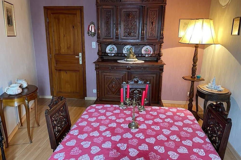 Maison de campagne au calme animaux bienvenus minimum de nuits 13 ! in Léotoing, Haute-Loire