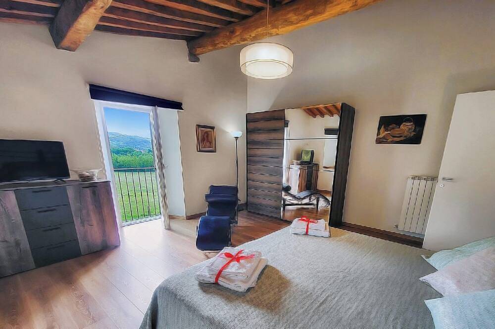 3 dormitorios, 2 baños, vistas, paseo al pueblo, wifi, piscina privada in Castiglione di Garfagnana, Garfagnana
