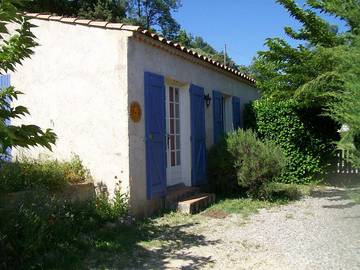 Gîte pour 5 personnes, avec jardin et piscine à Riez